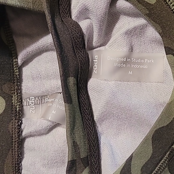 Zuda Camo Set - Cropped Wide-Leg Pants, Long-Sleeved Shirt - M - Picture 2 of 5